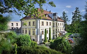 Maxmilian Lifestyle Resort